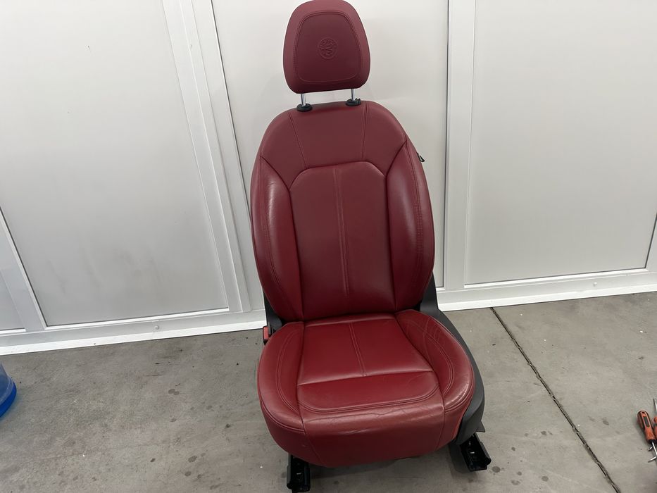 Шкіряні сидіння Alfa Romeo(Stelvio/Giulia)-комплект перед+зад,шкіра.