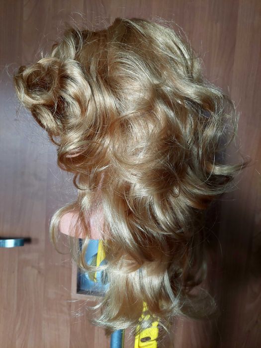 Peruka blond karnawałowa