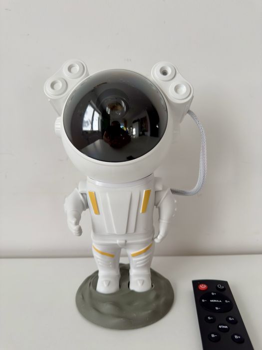 Projektor astronauta + pilot + ładowarka jak nowy