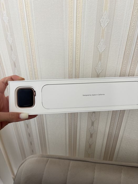 Apple Watch SE.