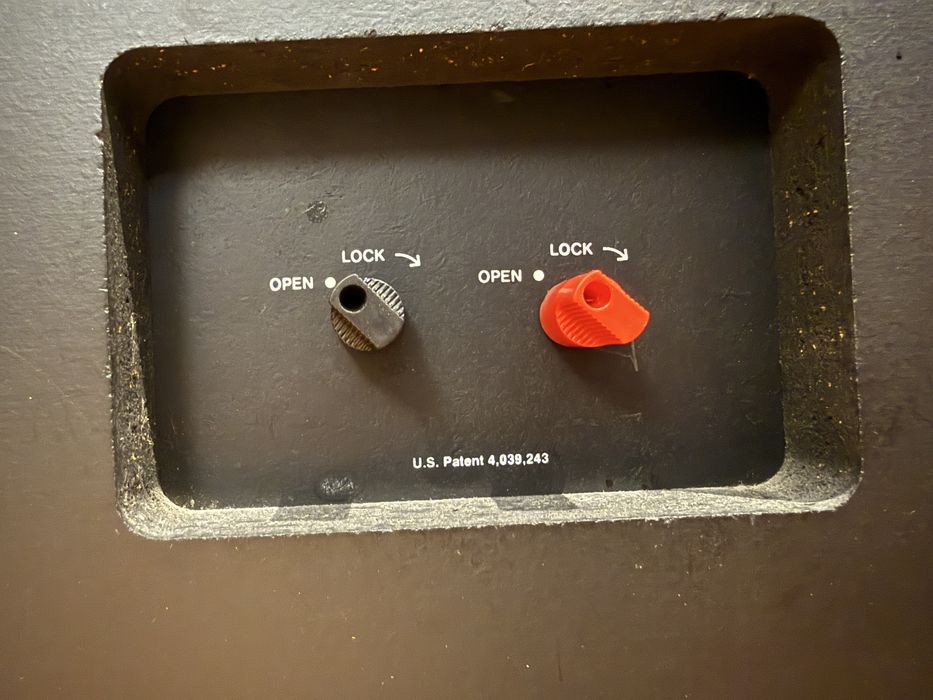 Colunas JBL L46 – Refoamed – Bom Estado