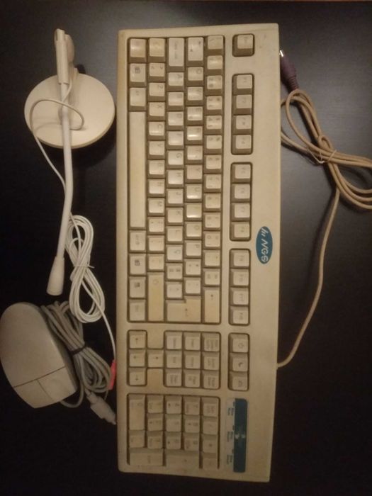 Teclado PS2 + rato PS2 + microfone
