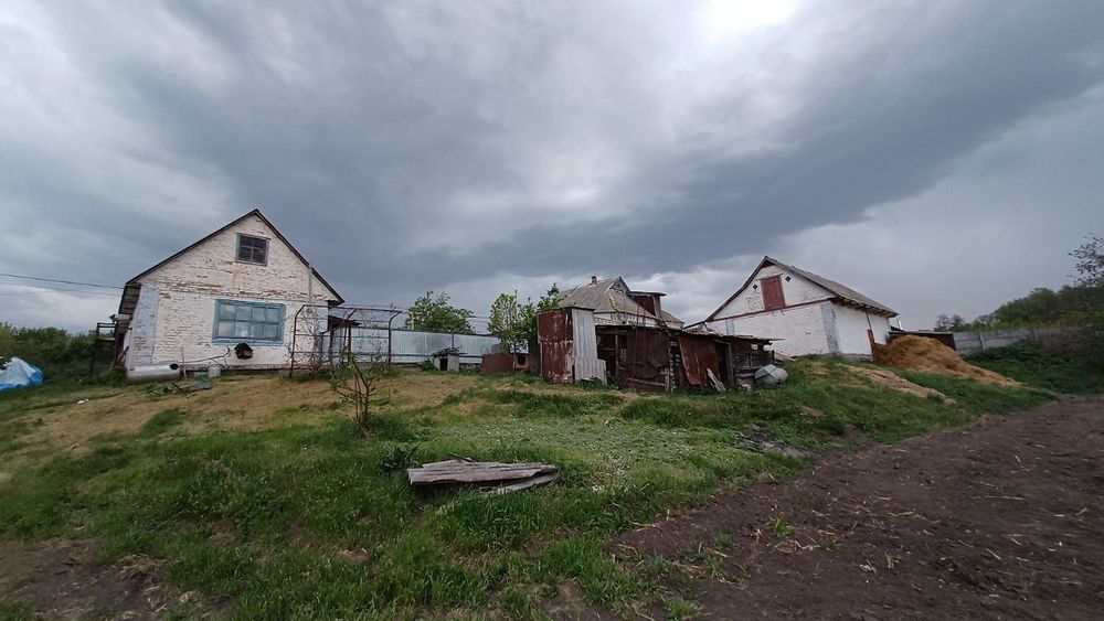 Продаж будинку в с. Озерна з виходом до річки