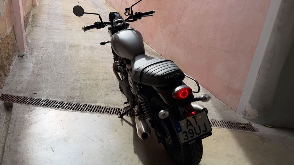 Triumph Speedtwin 900