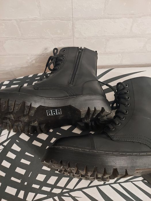 Buty czarne gruba podeszwa r. 38