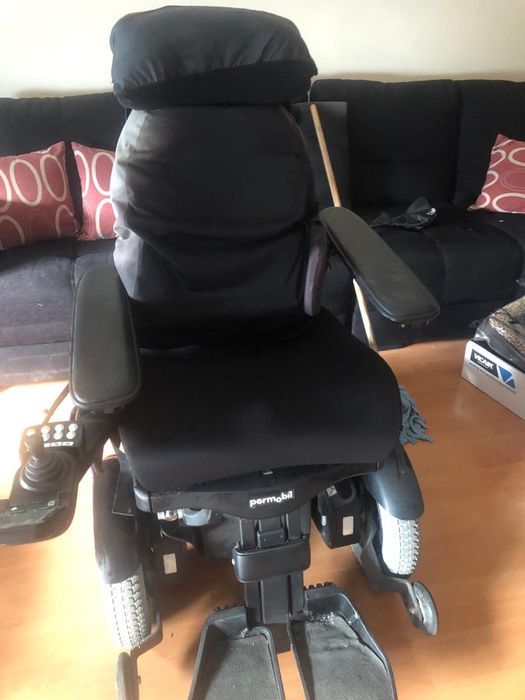Cadeira de rodas elétrica