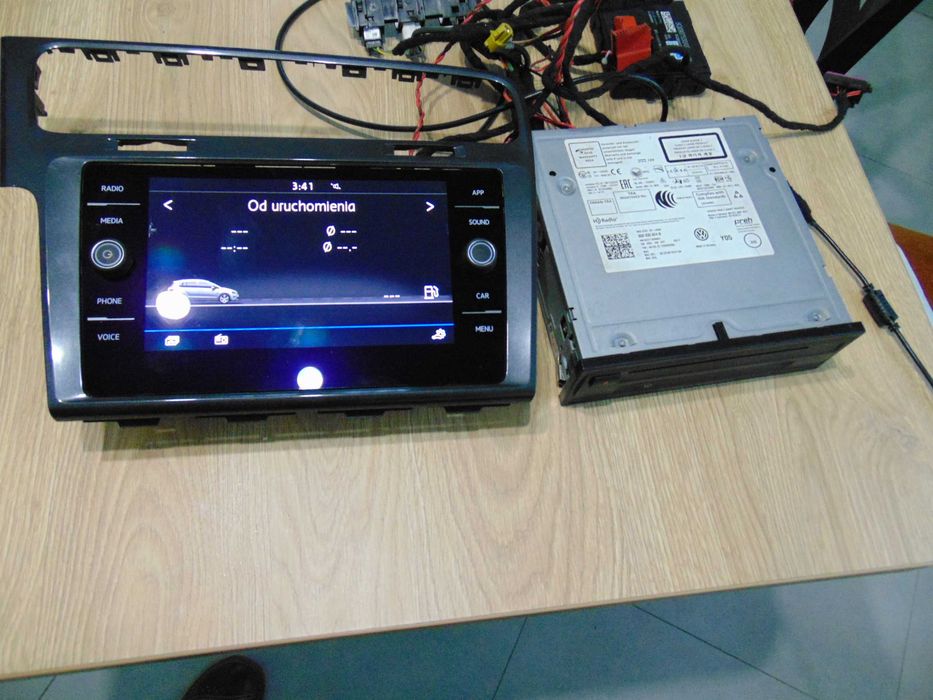 radio wyświetlacz ramka mib 2.5 CAR PLAY  vw golf VII passat b8 touran