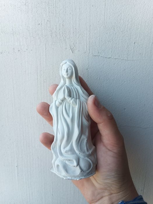 Figurki z gipsu aniołki misie samochody