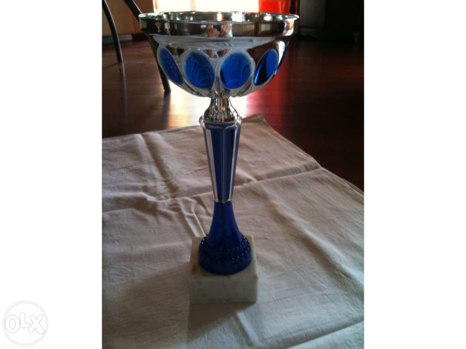 Taça nova c/base em màrmore