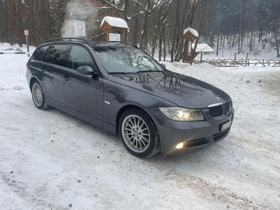 BMW Seria 3 BMW E90 330xi 258km