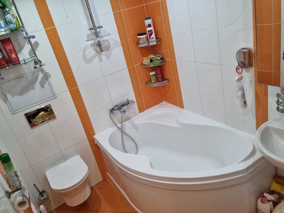 Продам 2-о кімнатну квартиру з індивідуальним опаленням та євроремонтом в центрі міста