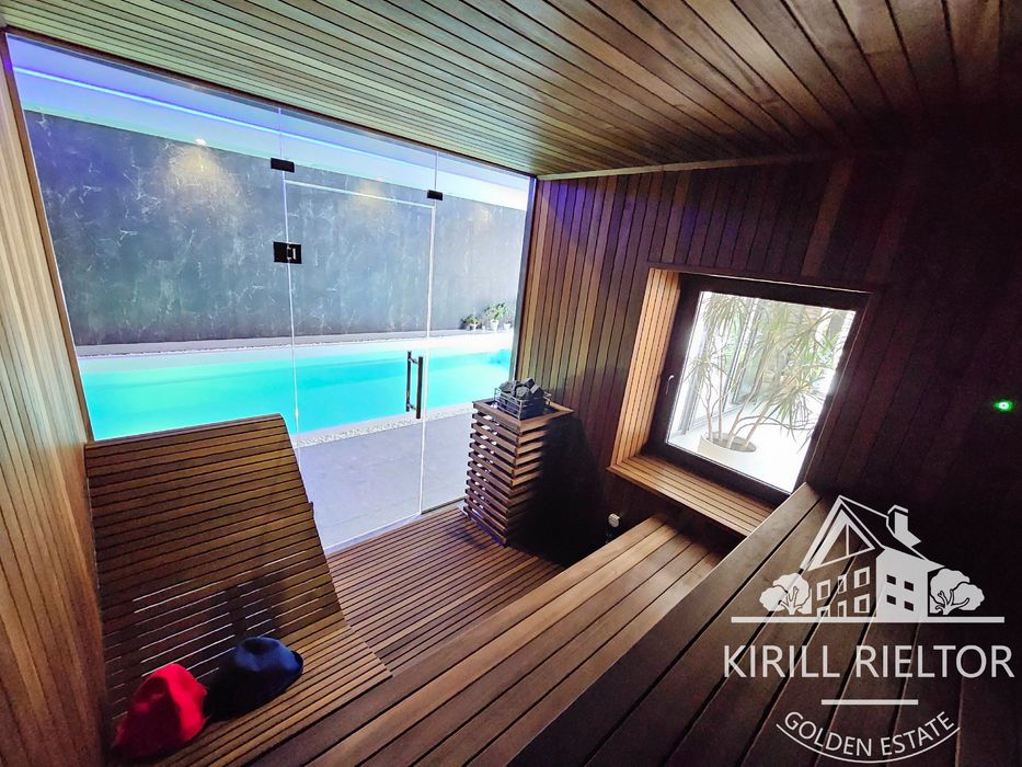 В городке Золотые Ключи продается дом с собственным SPA-центром
