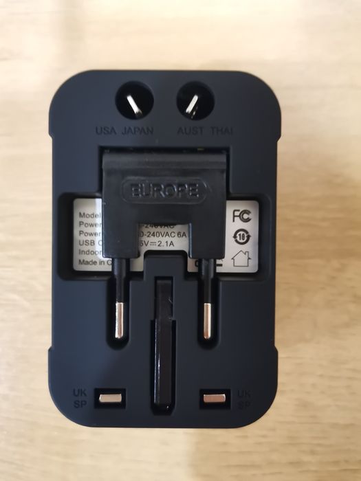Universal Charger425812923914670084