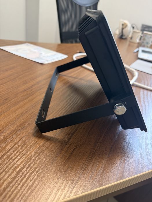 Прожектор MAXUS, FL-04, 100W, IP 65 з дротом та вилкою