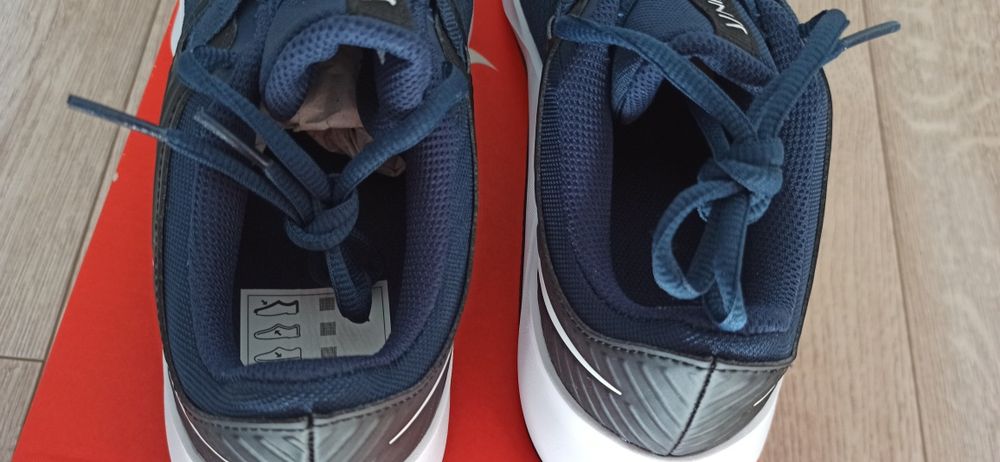 Nowe Buty w Pudełku Męskie Nike MC Trainer rozmiar 41 26 cm Okazja