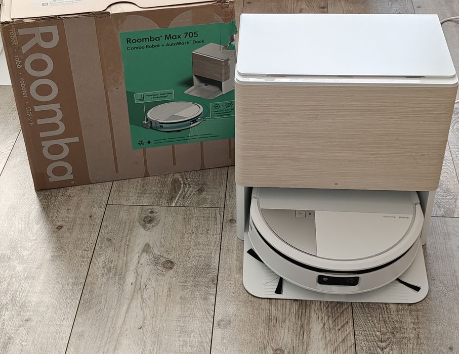 Robot sprzątający iRobot Roomba Max 705 Combo + stacja AutoWash biały