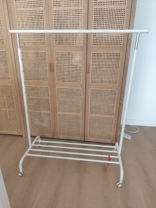 Charrior IKEA branco
