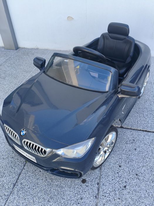 BMW 4 Series Coupé a bateria para criança - PARA DESOCUPAR -
