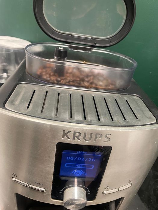 Ekspres do kawy krups na ziarna kawy z młynkiem