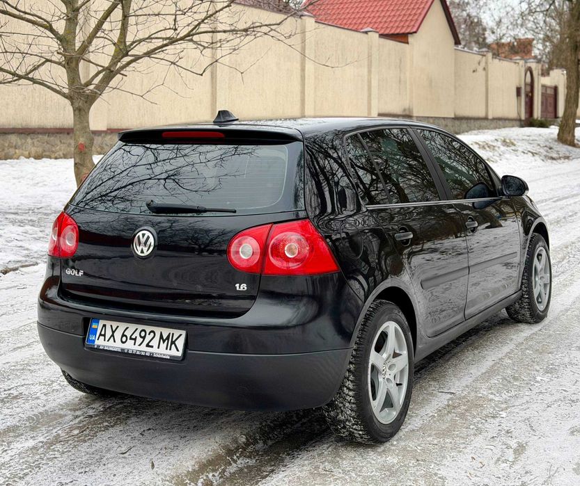 Продам  хорошего Фольксвагена Гольф-5