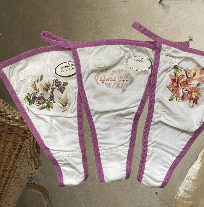 Bielizna damska stringi z printem zestaw 34/XS 36/S