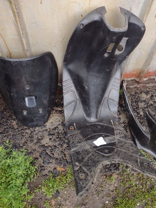 Пластик suzuki lets 2