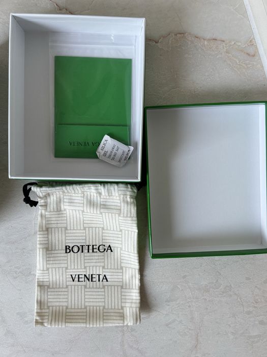 Упаковка (пакування) Bottega Veneta