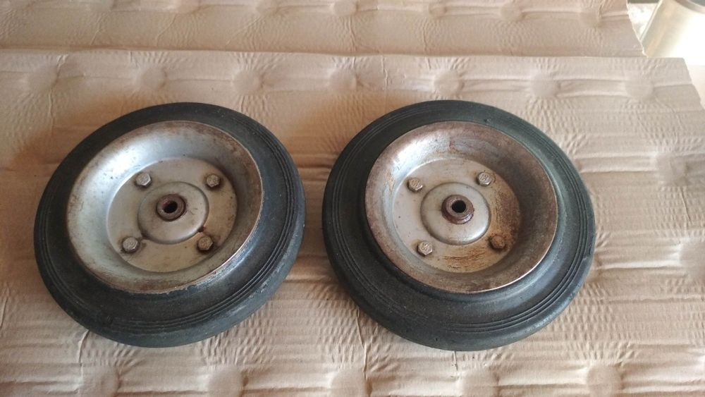 Колеса на тачку  2 штуки