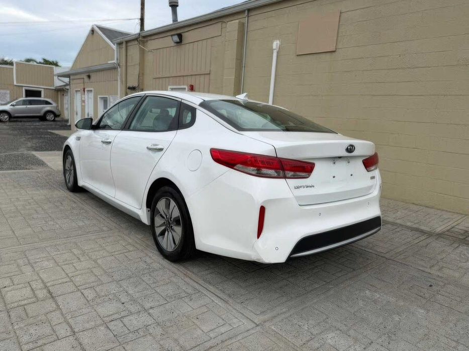 Kia Optima Hybrid      2017