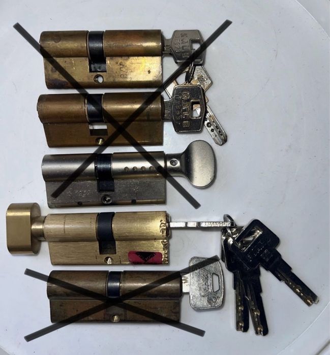 Сердцевина замка личинка