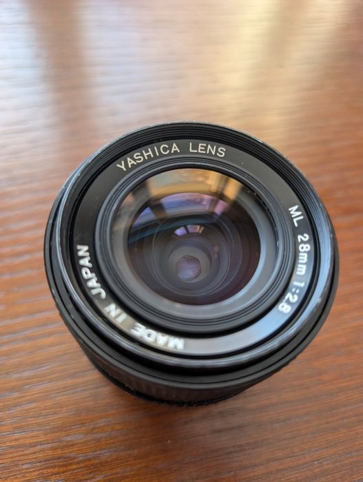 Obiektyw Yashica 28mm f2.8 ML