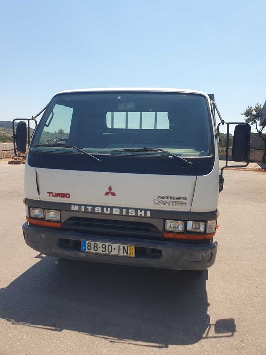 Mitsubishi Canter 649 (3908cc, pesada de mercadorias)