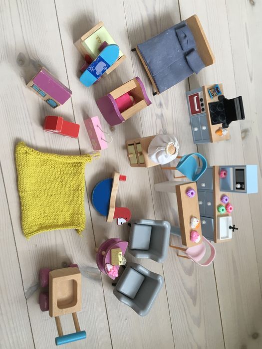 Mebelki dla lalek