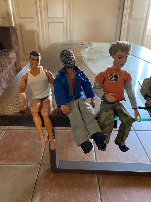bonecos action man