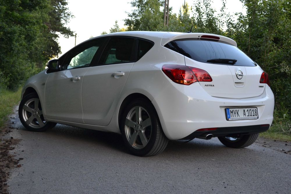 Opel Astra j 1.4B Sprowadzony Opłacony Super Stan