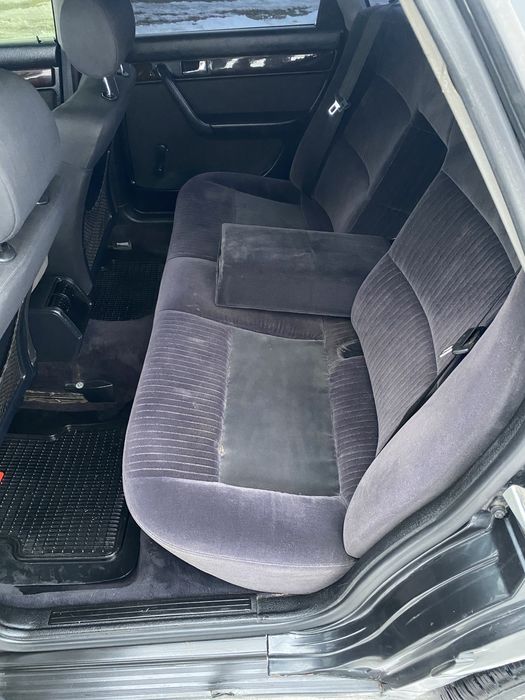 Продам Ауді  2,8