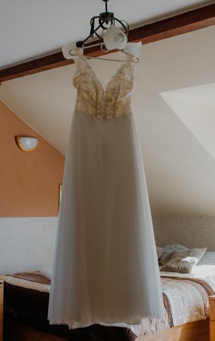 Suknia ślubna w idealnym stanie 36/38