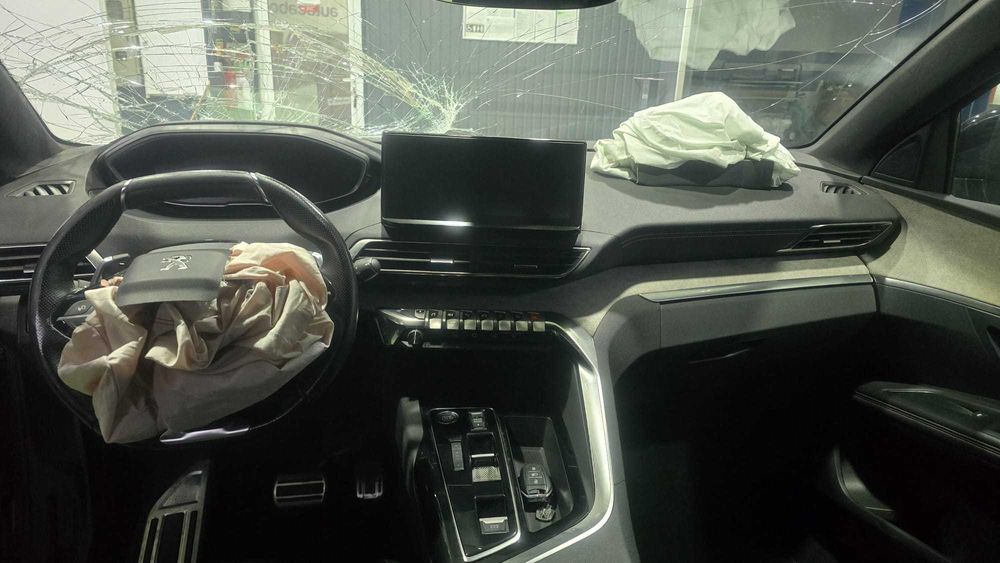 Peugeot 3008 1.6 Hybrid - Salvado