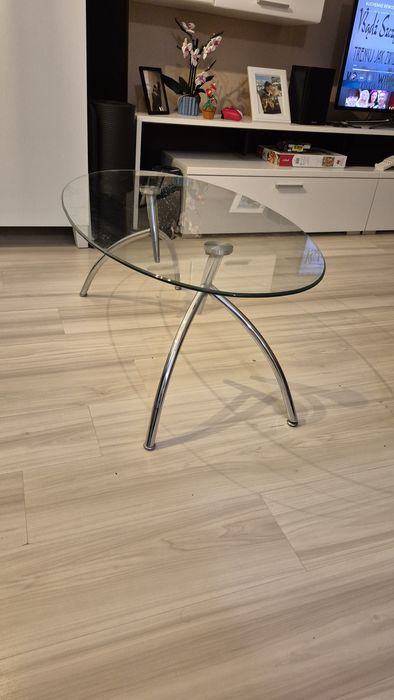 Szklany stolik kawowy