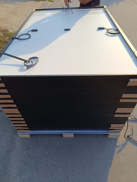 Сонячні панелі Jinko 590 bifacial