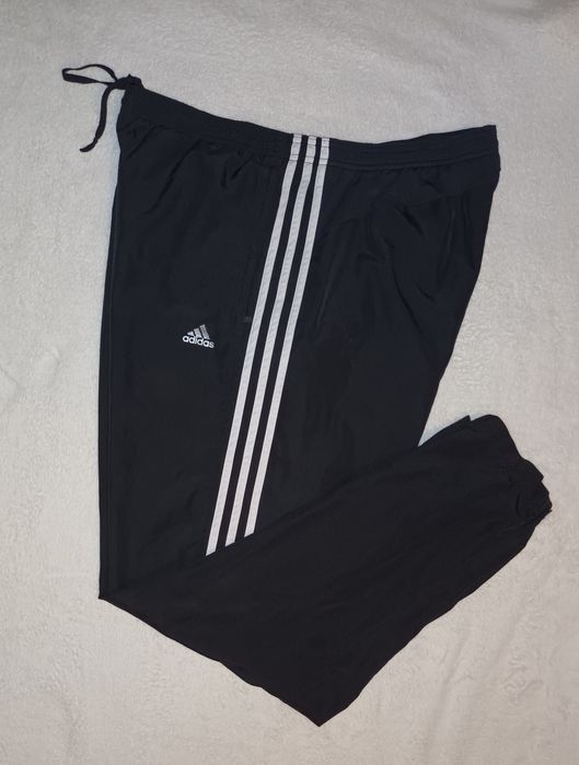 Męskie spodnie dresowe Adidas