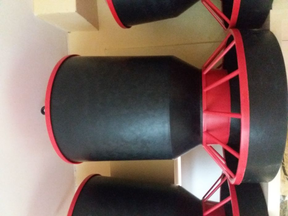 Karmnik zasypowy 10kg. dla kur, pawi, kaczek, gołębi.