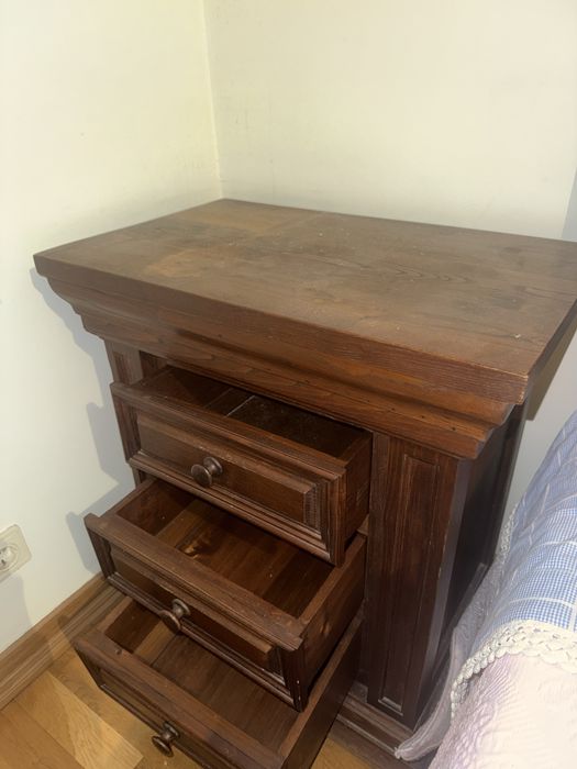 Duas mesas de Cabeceira em Madeira Maciça Antiga