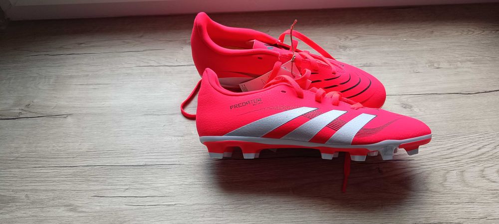 Buty piłkarskie dziecięce Adidas Predator Club r. 37 1/3