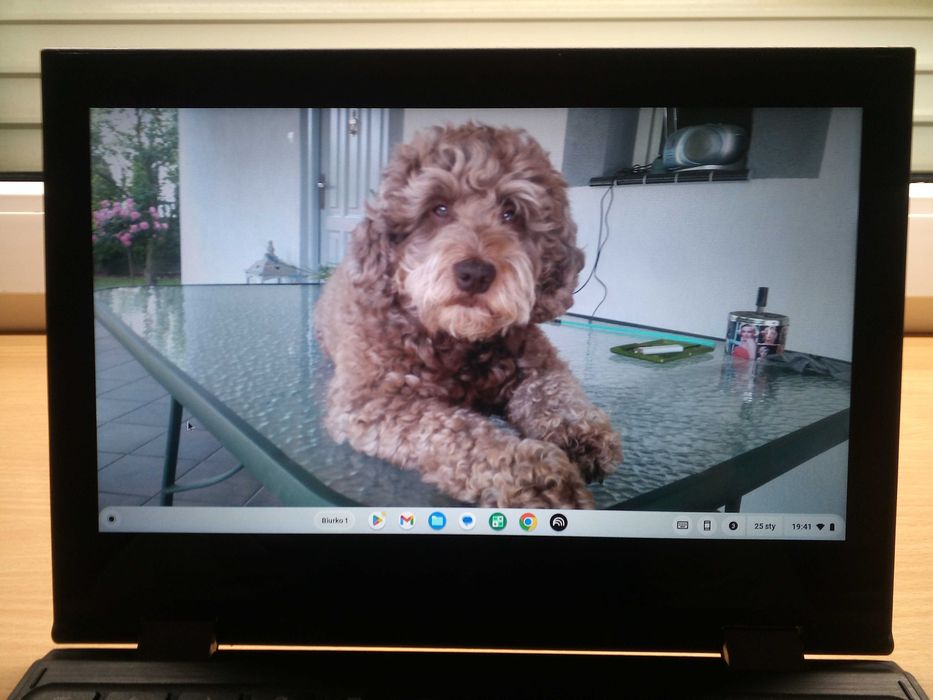 lenovo 300e,11,6" ram 4gb,dysk 32 gb,4 rdzenie x2,1ghz,ładowarka-usb c