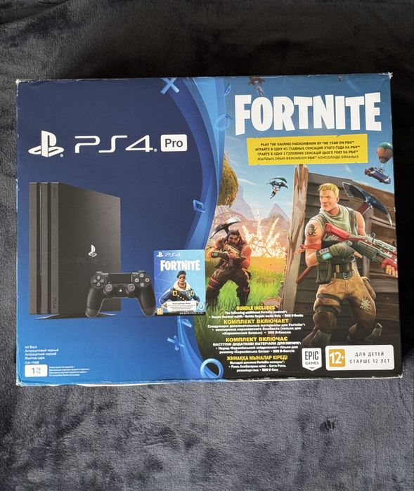 PlayStation 4 Pro 1TB + 2 DualShock V2 + Док-станція + Коробка