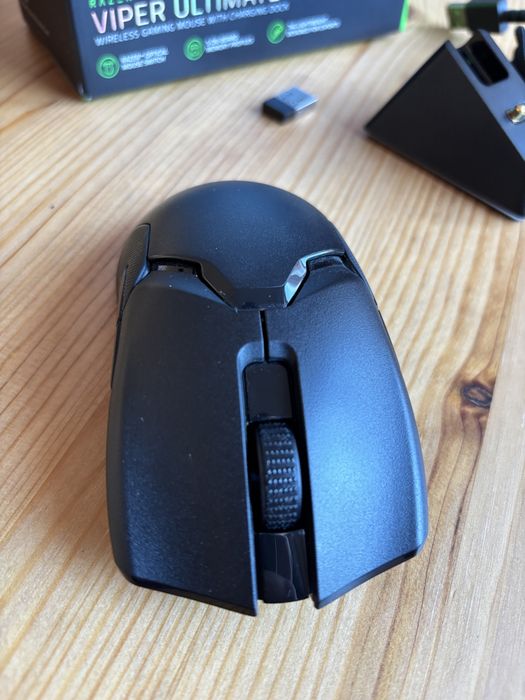 Razer Viper Ultimate sem fios com dock de carga e caixa
