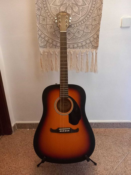 Guitarra Fender Em muito bom estado!