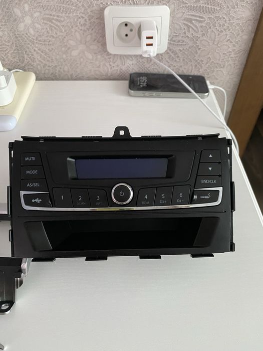 Продам штатну магнітолу на джилі емгронд 7 EC