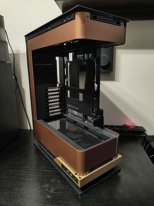 Obudowa z ekranem Custom Phanteks Evolv X2